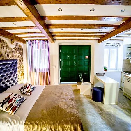 Genius Loci سبليت