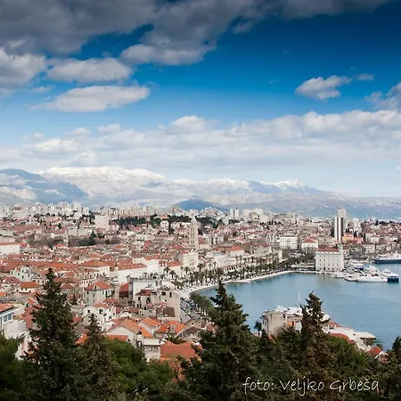 شقة Genius Loci سبليت