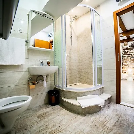 Genius Loci سبليت